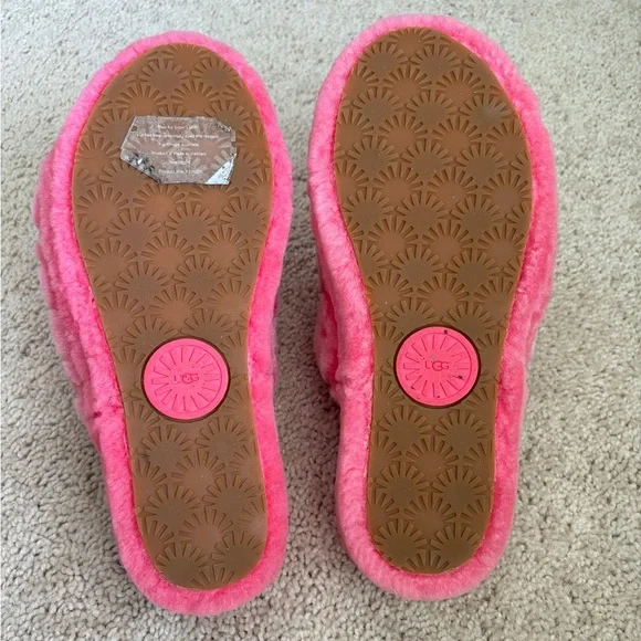 Ugg Pink Slippers, size 10 - Picture 4 of 4
